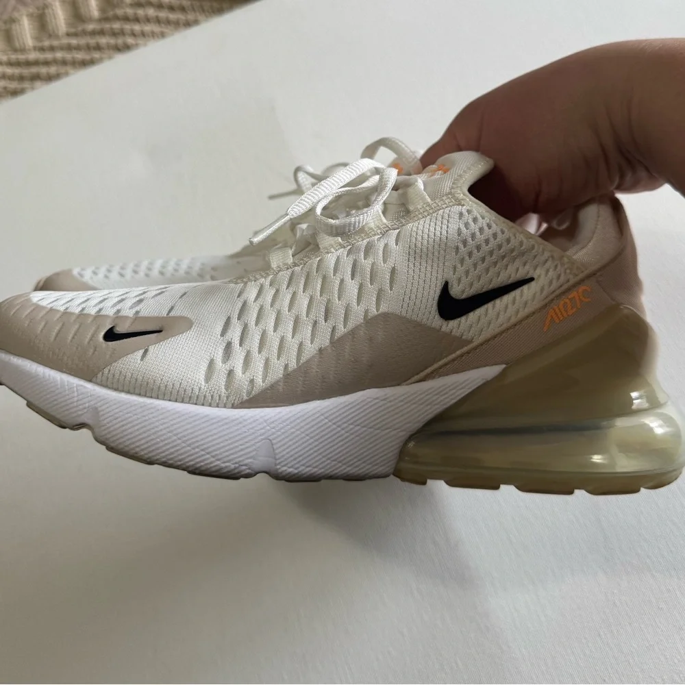 Nike Women’s - Air Max 270 - Summit White/Desert Sand
